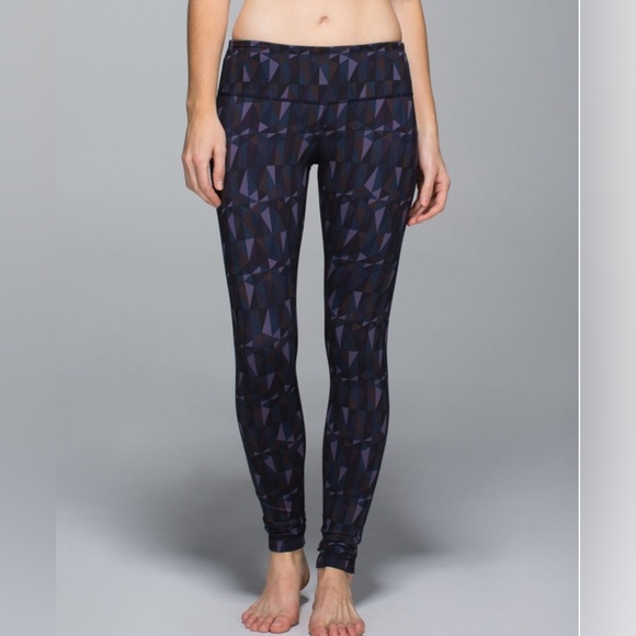 Lululemon Wunder Under Pant *Full-On Luon
Stained Glass Love Nightfall Black -10 - Picture 1 of 8